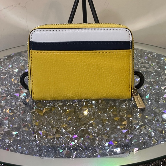 NWT - Michael Kors Jet Set Travel Color-block wallet. Retail $188.00 - Picture 2 of 4